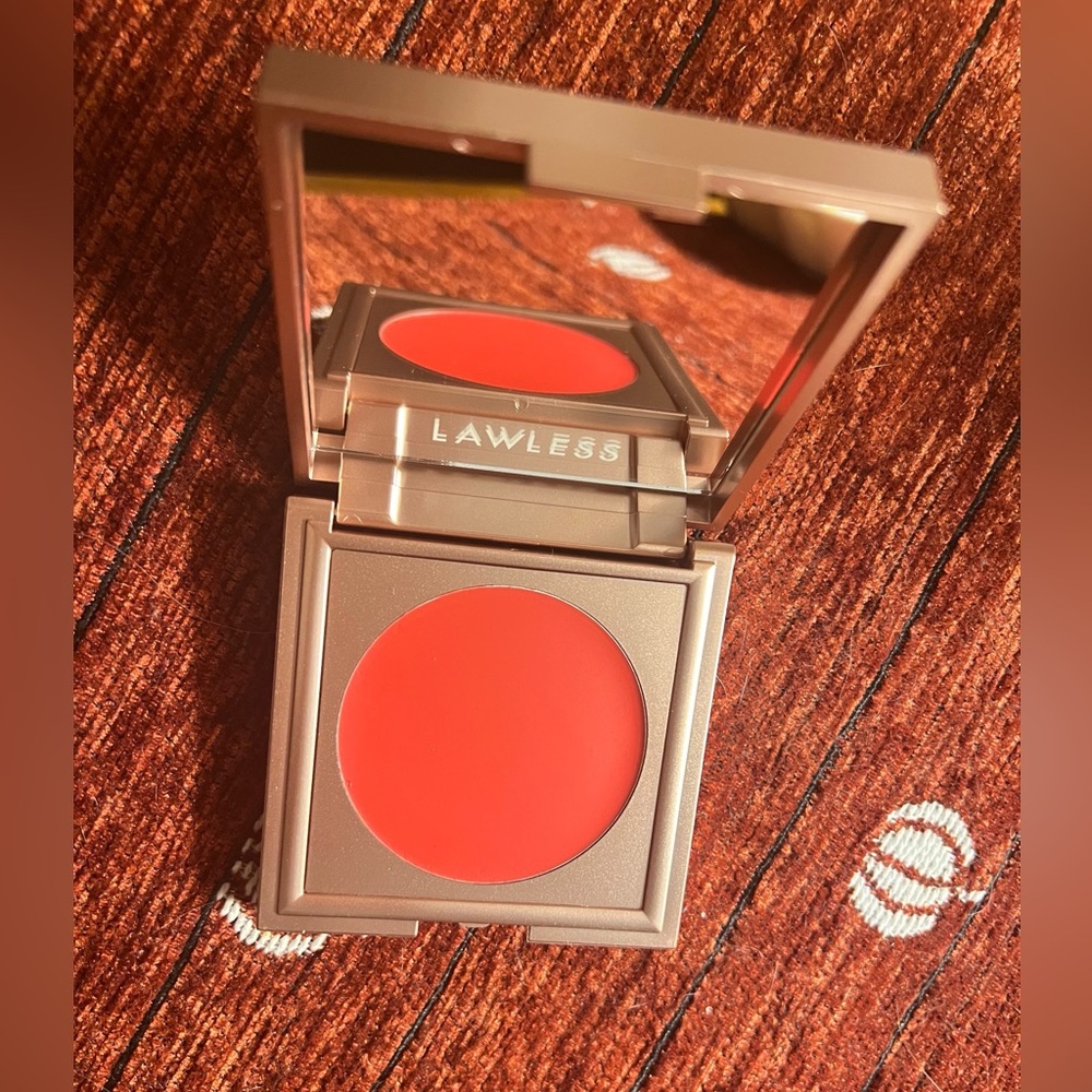 🍒New lawless pinch my cheeks soft blur cream cheek.. cherry pie 🍒